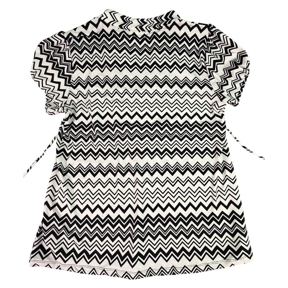 Womens Black White Zig Zag Chevron Ruffle Neck Short Sleeve Dress XL Y2K - Picture 3 of 8